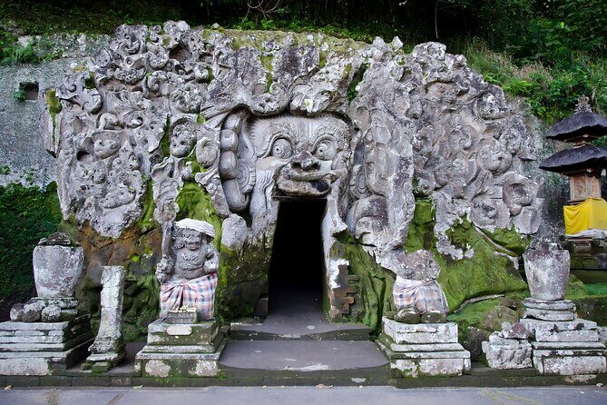 Ubud VW Safari Bali Tour - Volkswagen Classic Car Trip - Tegenungan Waterfall: first stop energy and photo-friendly timing