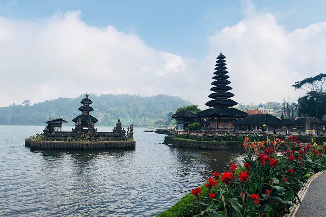 Ulun Danu Bratan Temple with Tanah Lot Sunset - Tanah Lot Sunset on the Rocky Coast: How to Get the Best Chance